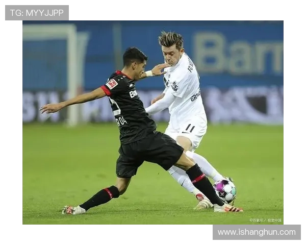 上海绿地迎战重庆球队全力争胜期待精彩对决与球迷共庆足球盛宴